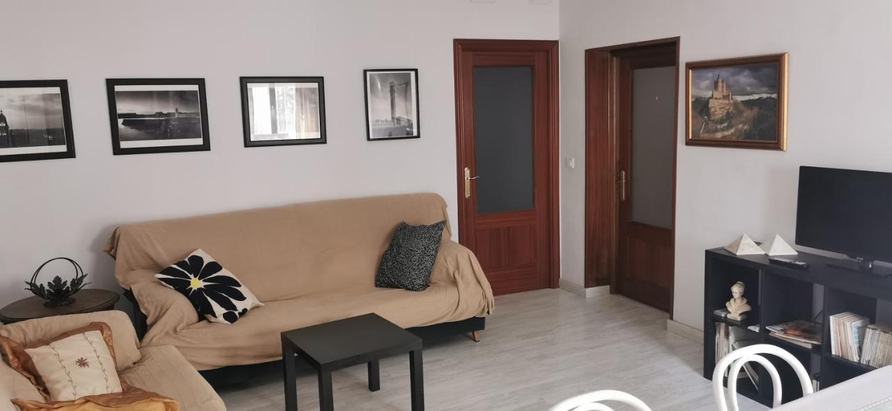 Villa "Luna De Segovia" レガネス エクステリア 写真