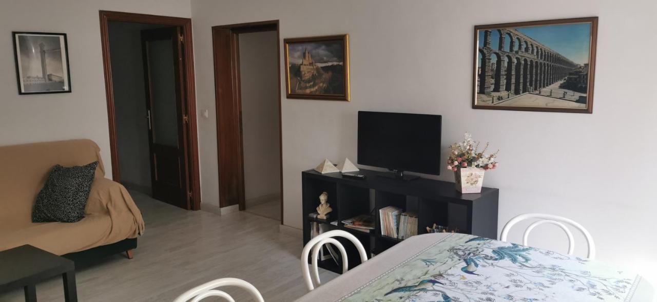 Villa "Luna De Segovia" レガネス エクステリア 写真