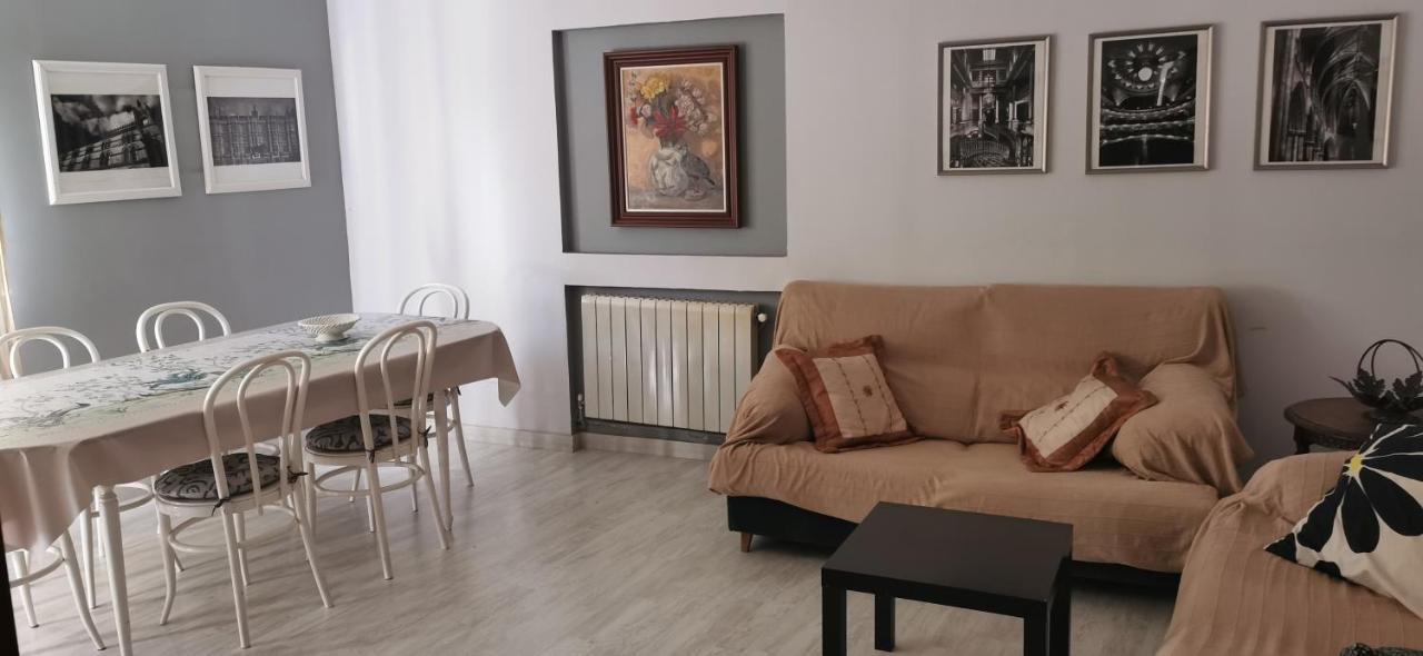 Villa "Luna De Segovia" レガネス エクステリア 写真