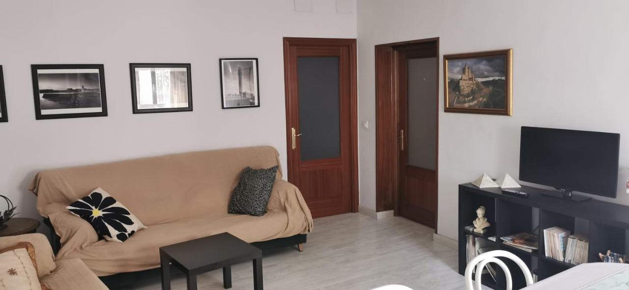 Villa "Luna De Segovia" レガネス エクステリア 写真